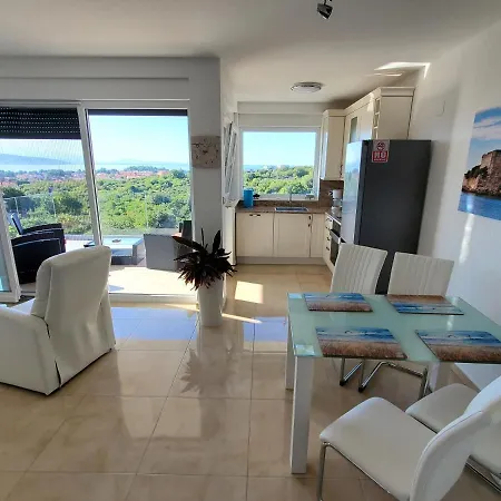 Apartament Marinela *